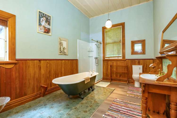 1192 Huia Road Huia_12