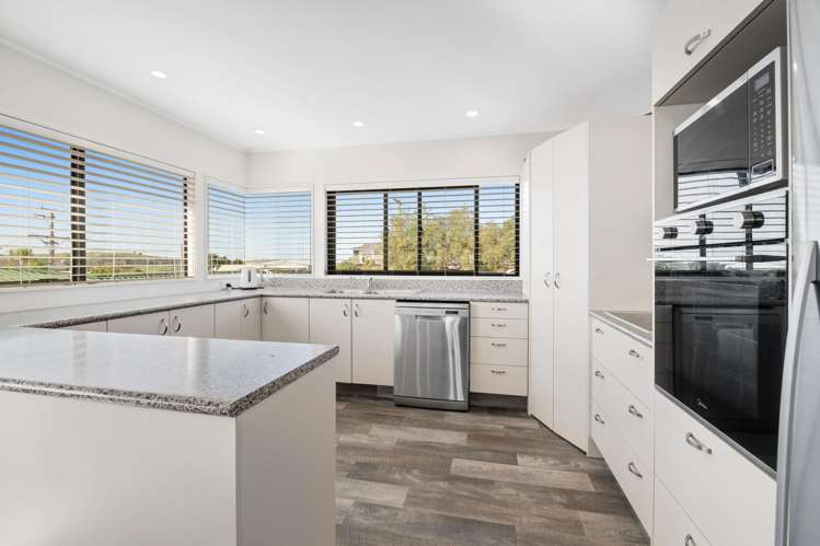 1418 Whangaparaoa Road_4