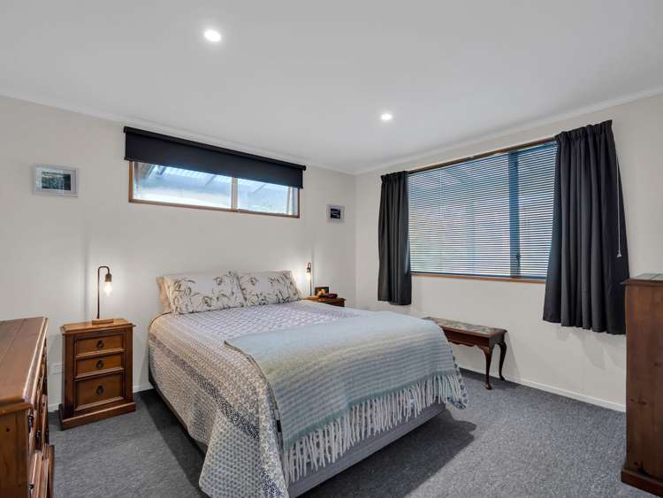 6 Martin Close Karitane_9