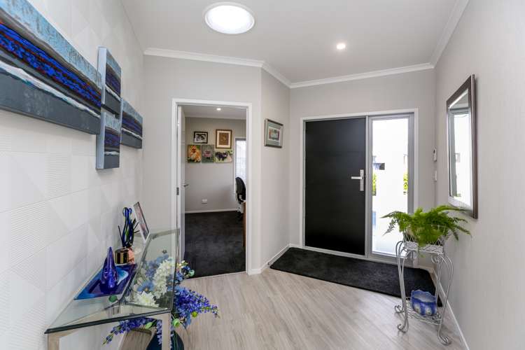 1 Manurau Crescent Merrilands_2