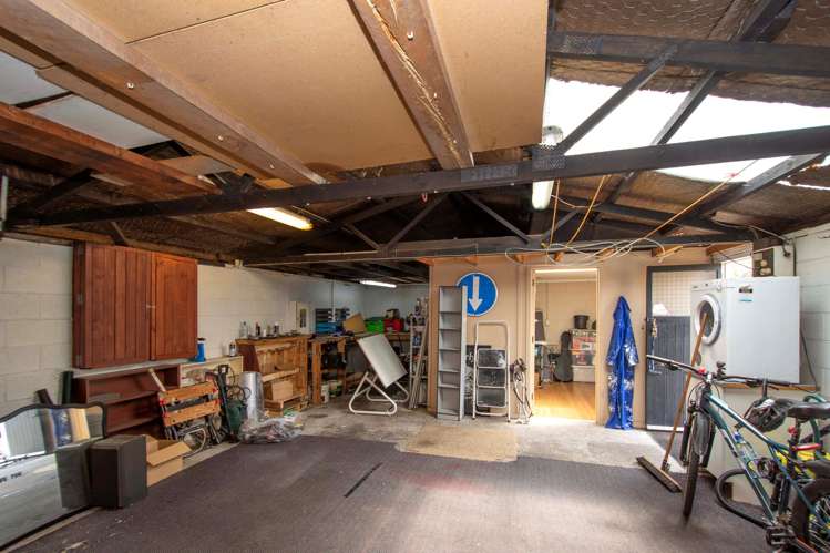 237 Shortland Street Aranui_12