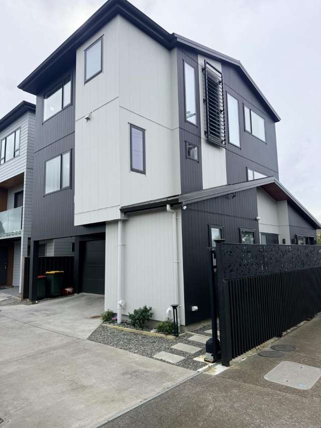 Large family home in Royal Oak