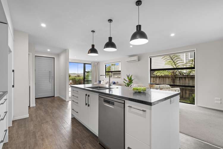 177 Lakes Boulevard Pyes Pa_23