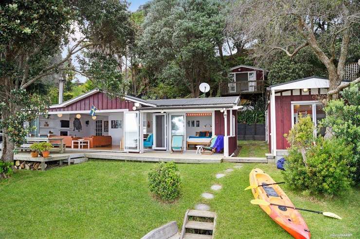 252D Big Bay Road, Awhitu Peninsula, on Manukau Harbour Auckland