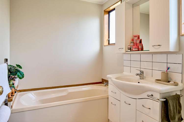 16 Chestnut Grove Maungaraki_17