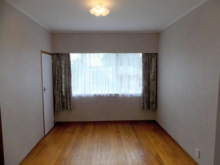 33 Halberg Street Papakura_11