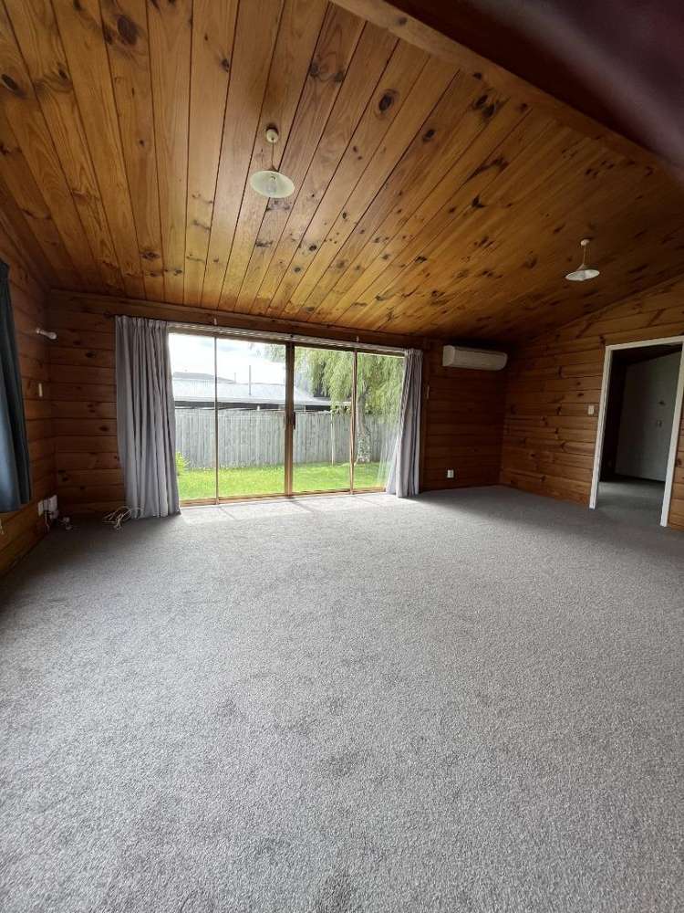 1/8 Charles Crescent 2774_6