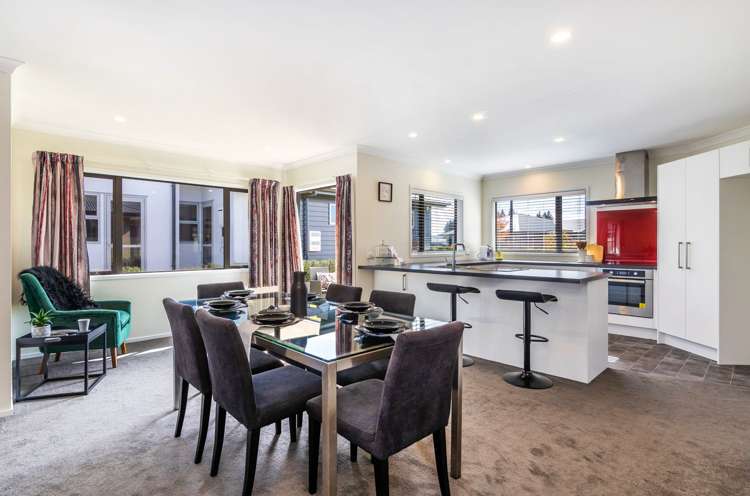 17 Noumea Drive Rangatira Park_4