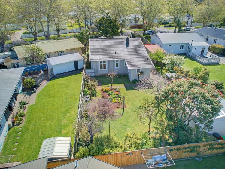 23 Godwin Crescent College Estate_34