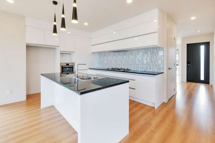 92 Colonial Drive Silverdale_5