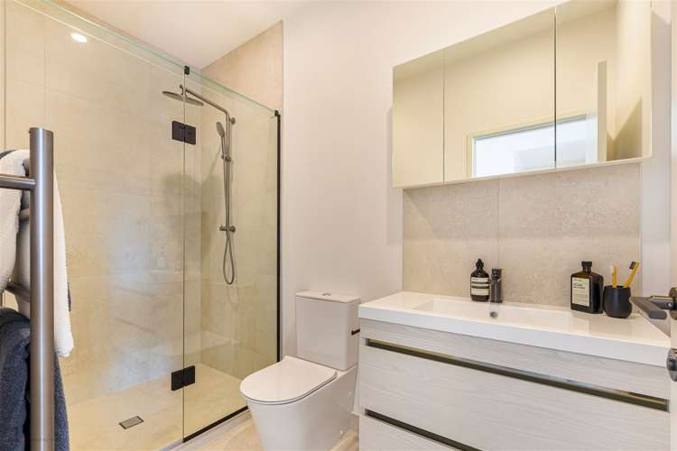 7/27b Hudson Bay Road Hobsonville_20