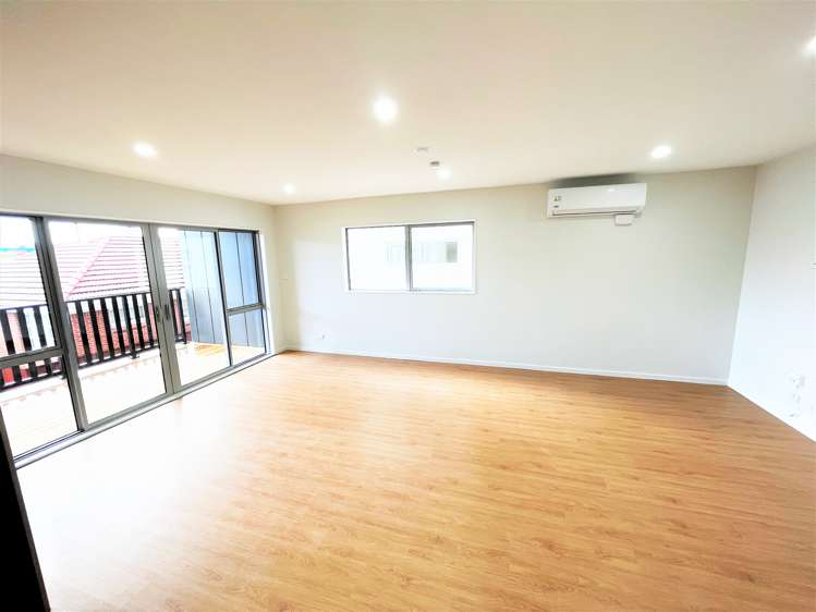 104/3 Beaumonts Way Manurewa_2