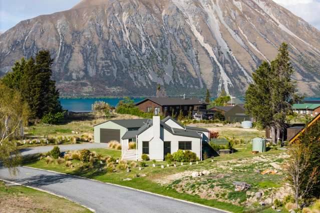 Lake Ohau Alpine Charm