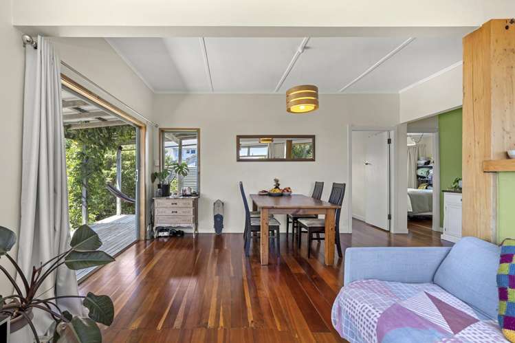 10a Marine Parade Raglan_24