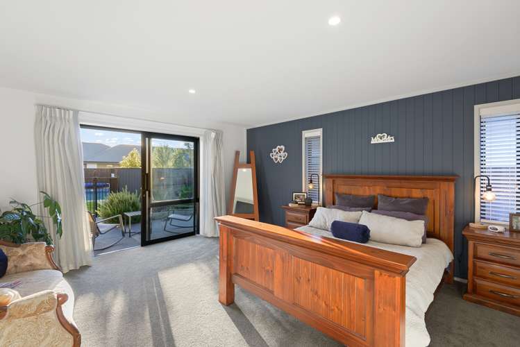 17 Carnaveron Drive Lincoln_7