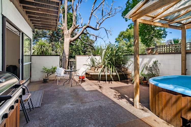 212 Golf Road Titirangi_16