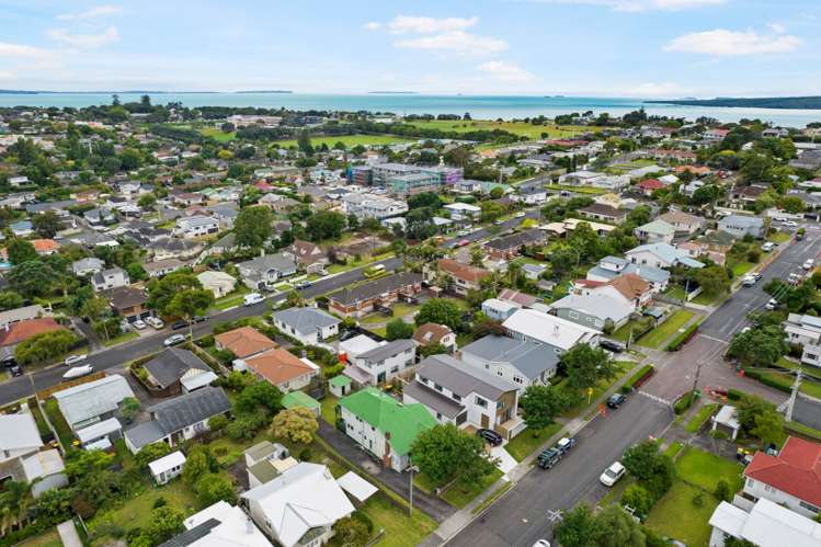 14 Egremont Street Belmont_29