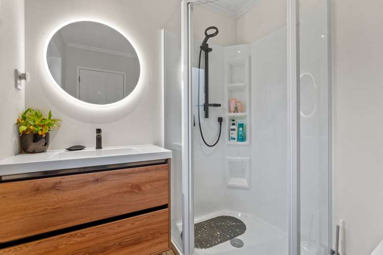 8 Waititiro Rise Stanmore Bay_16