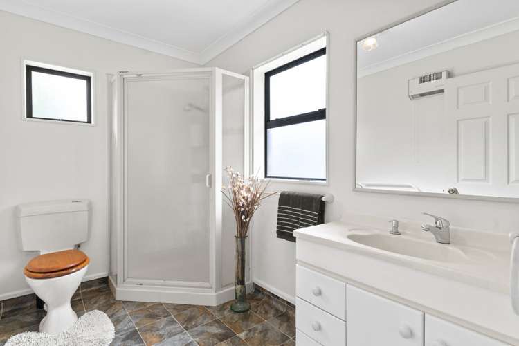 71 Railway Road Carterton_14