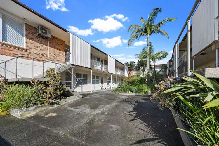 6/145 Bassett Road_0