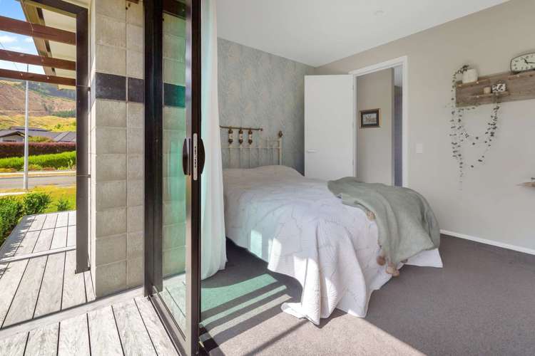 30 Quail Rise Stoke_4