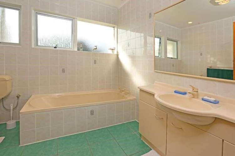 44 Royal View Road Te Atatu South_10