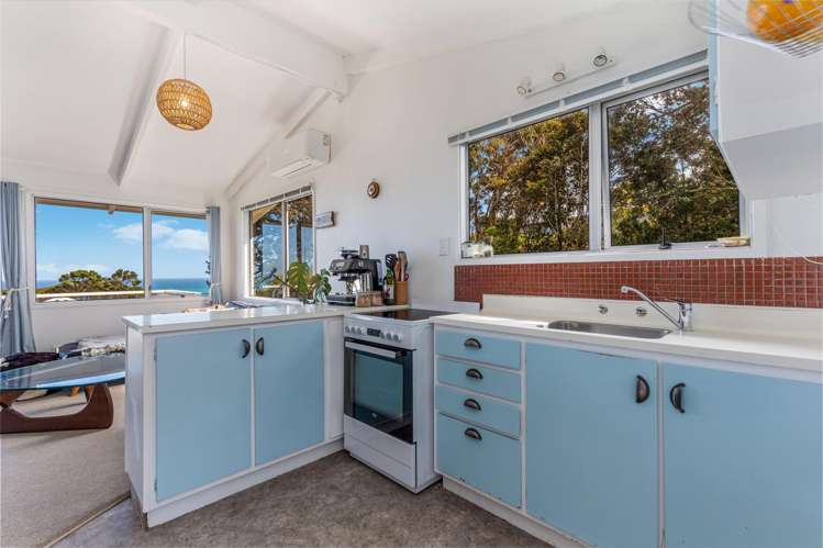 13 Te Ahuahu Road Piha_13