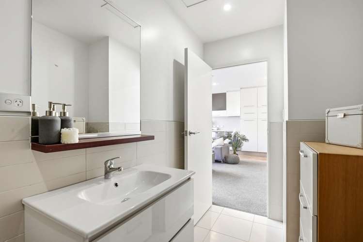 2/602 Beach Road Auckland Central_11