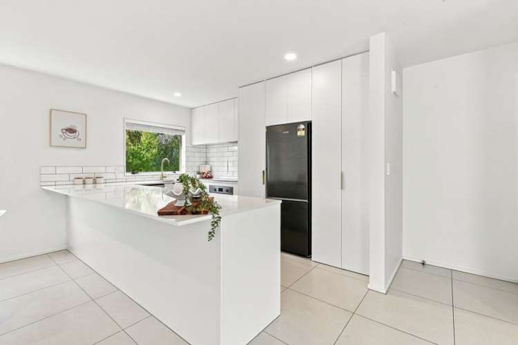 2/102 Rossall Street Merivale_8