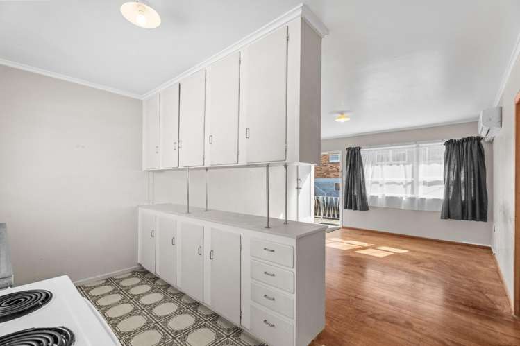 2/6 Shirley Road 10031_7