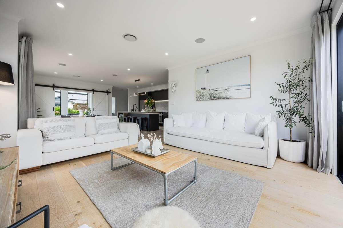 8 Walter Lawry Road_1