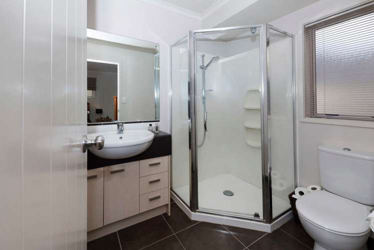 2 Karson Place Flat Bush_16