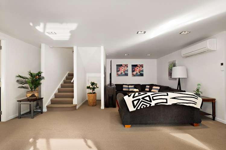 2/17 Blackbridge Road Wadestown_8