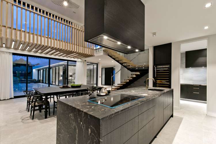 26 Lynwood Grove Dairy Flat_11