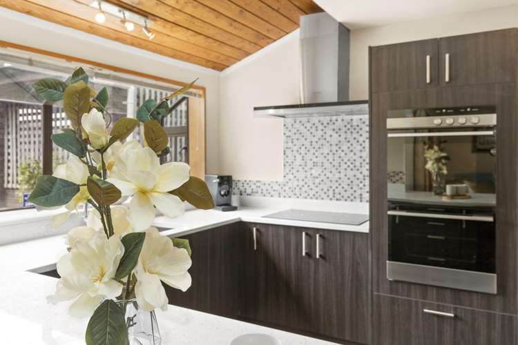 2/98 Horoeka Street Stokes Valley_7