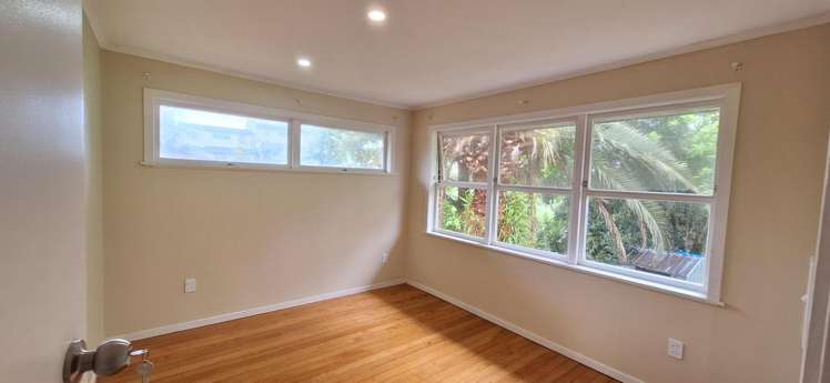 31 Kingdale Road 11401_10
