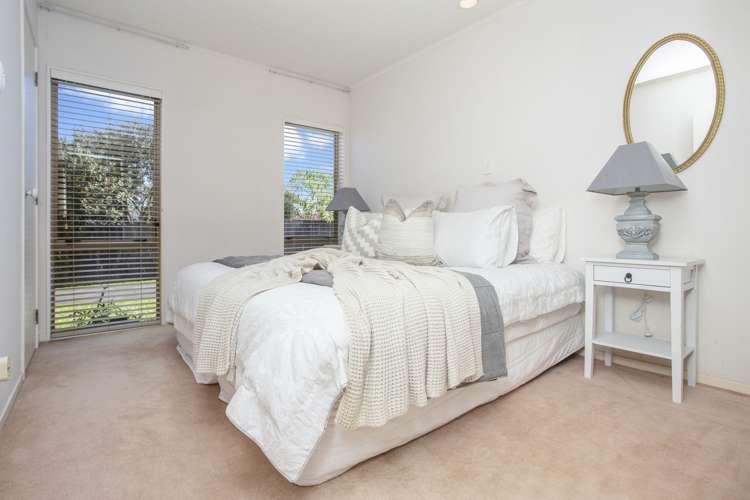 21a Bramley Drive Farm Cove_15