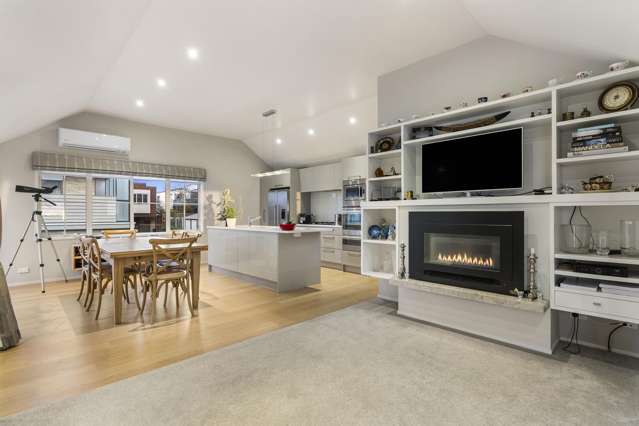 MISSION BAY CEDAR HOME - TEENAGERS/DOWNSIZERS TICK