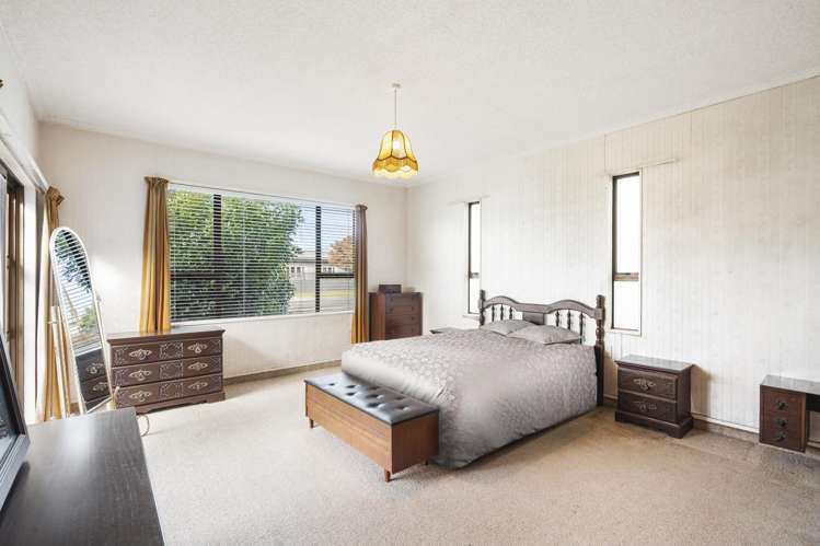 1412 Woodstock Avenue Mayfair_8