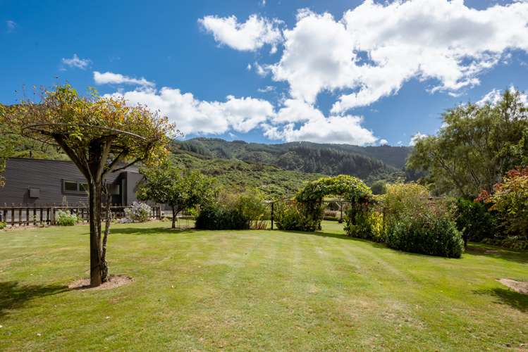 355 Anakiwa Road Anakiwa and Surrounds_10