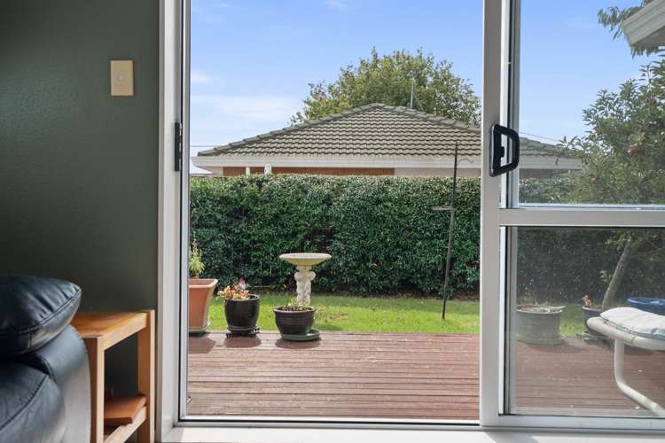 A/325 Royal Road Massey_5