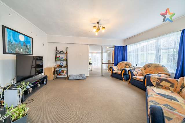 52 Russell Road Wainuiomata_1