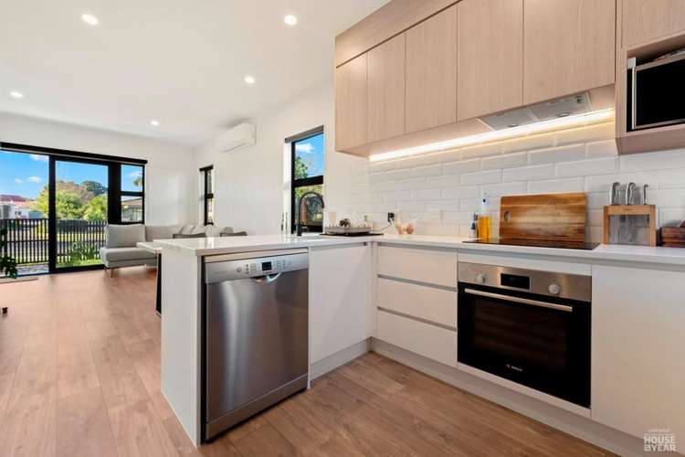 2/89 Beach Road Te Atatu Peninsula_7