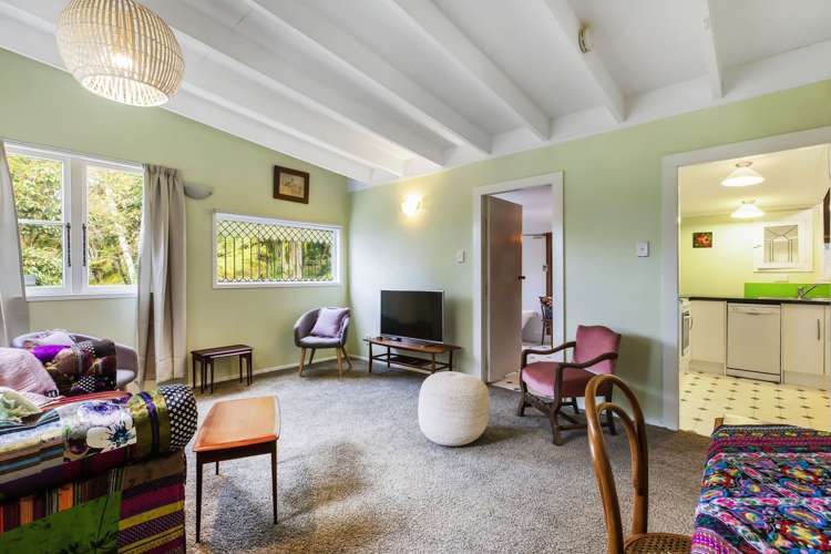 227 Godley Road Titirangi_6