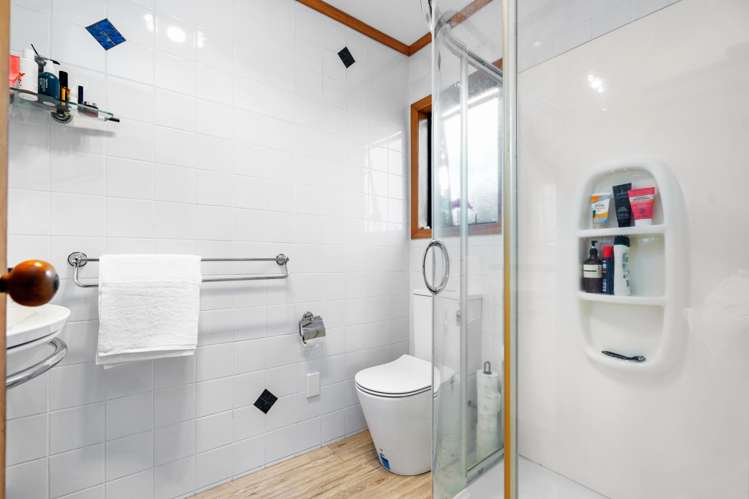 196 Fairway Drive Te Kamo_12