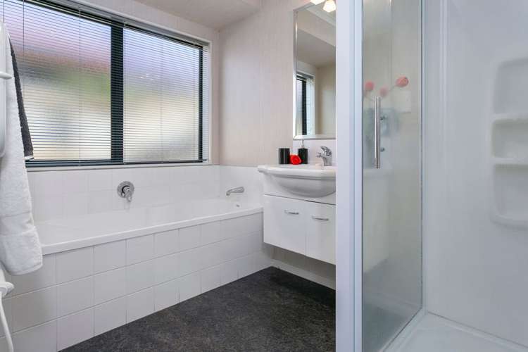 4 Christy Brown Place Leamington_14