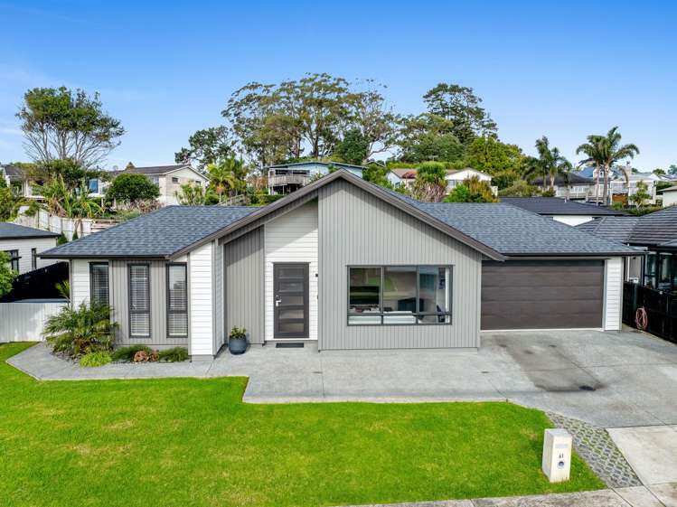 61 Symes Drive Red Beach_32