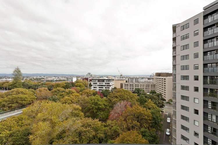 1304/18 St Martins Lane City Centre_12