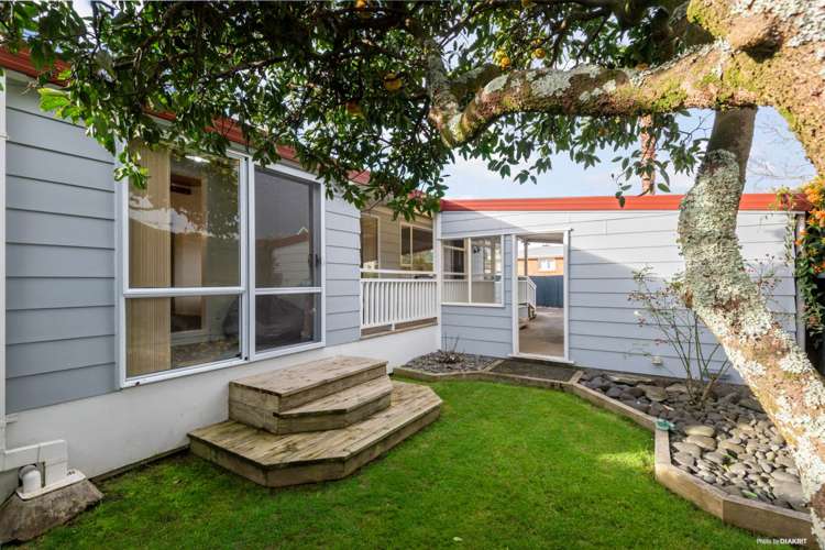 1/1 Stokes Avenue Te Atatu Peninsula_7