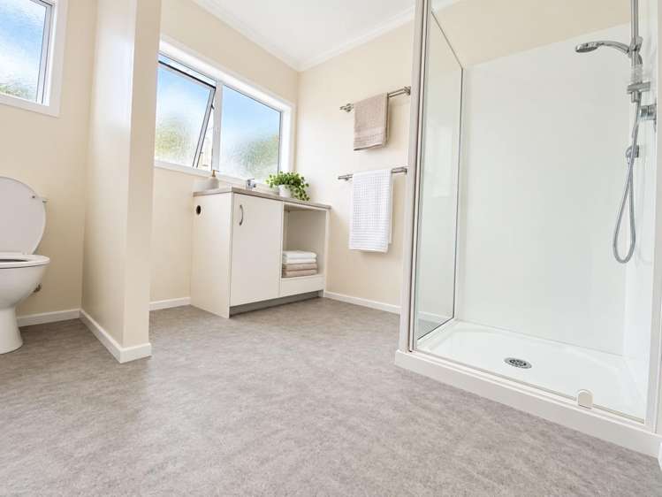 2/75 Beach Road 10937_11